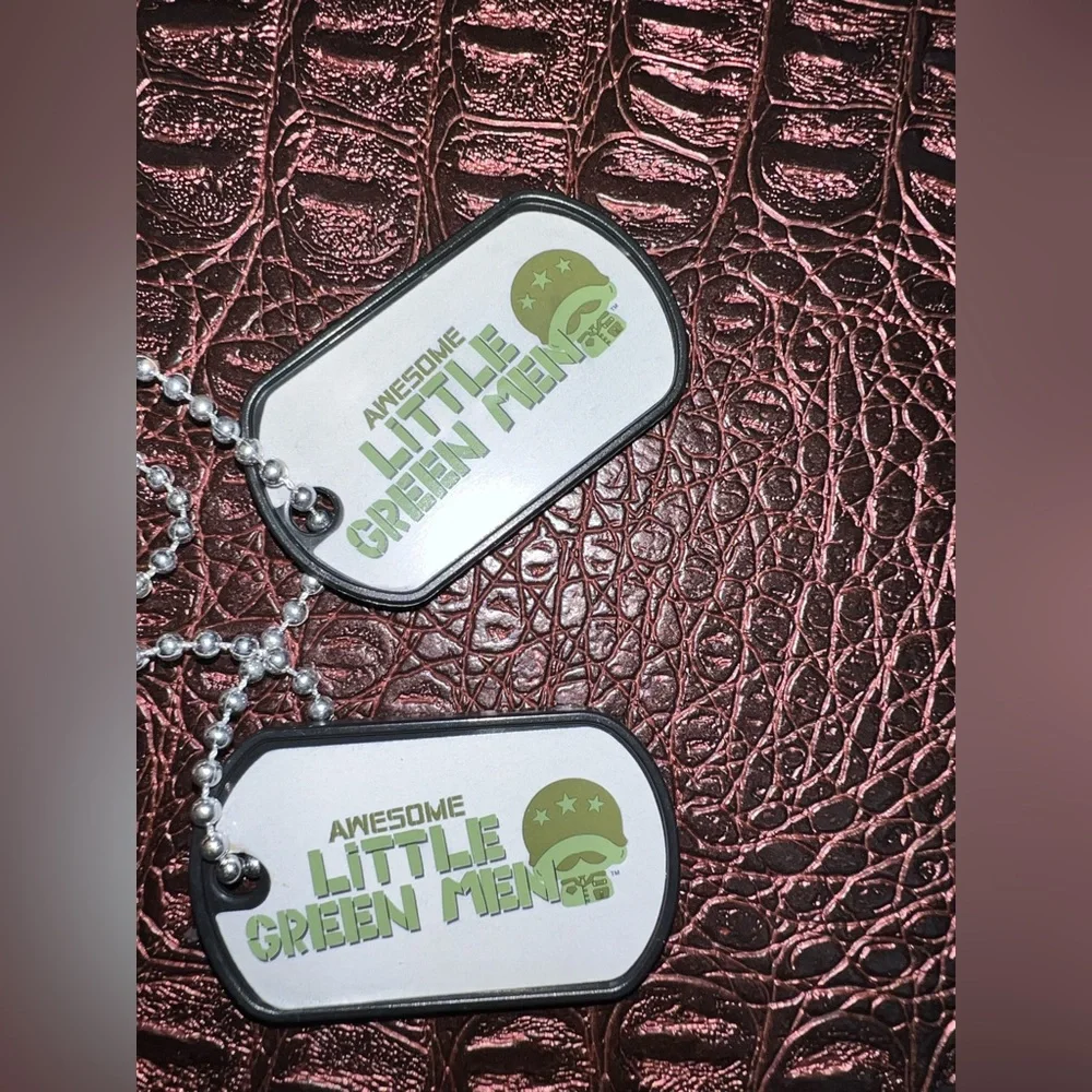 Awesome little green men dog tags dogtag necklace NWOT